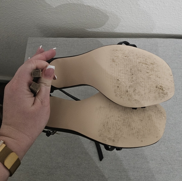 Black Heels - Picture 4 of 6